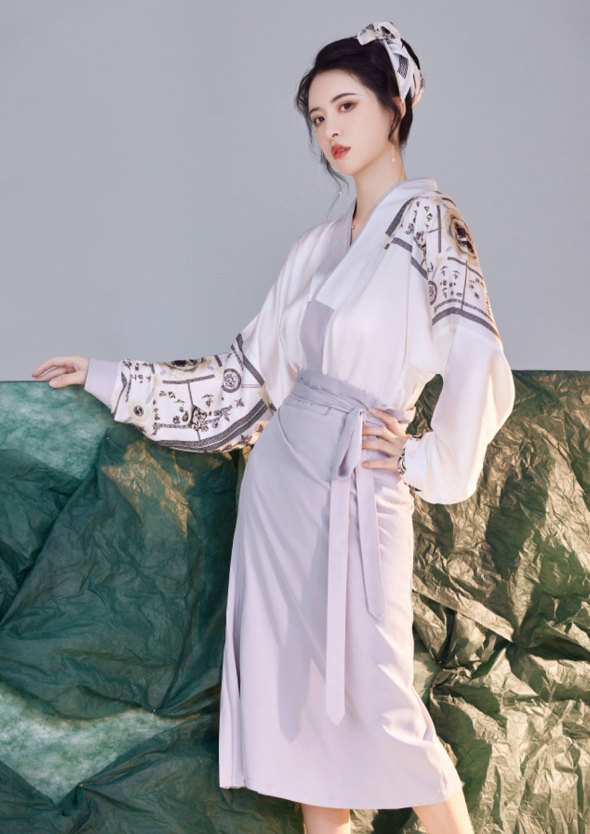 Office Lady  | Modern White Hanfu (工作日)