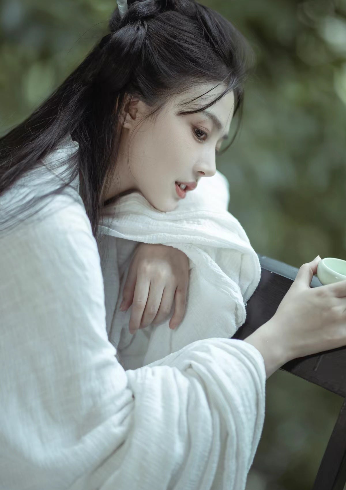 Missing Heart | Han Dynasty Linen Hanfu (戚戚忧思深)