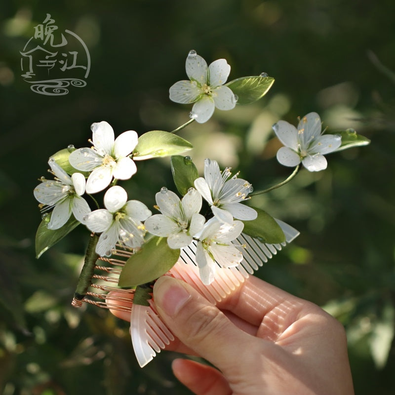 Pear | 1 Pc White Hairpin (唐松草)