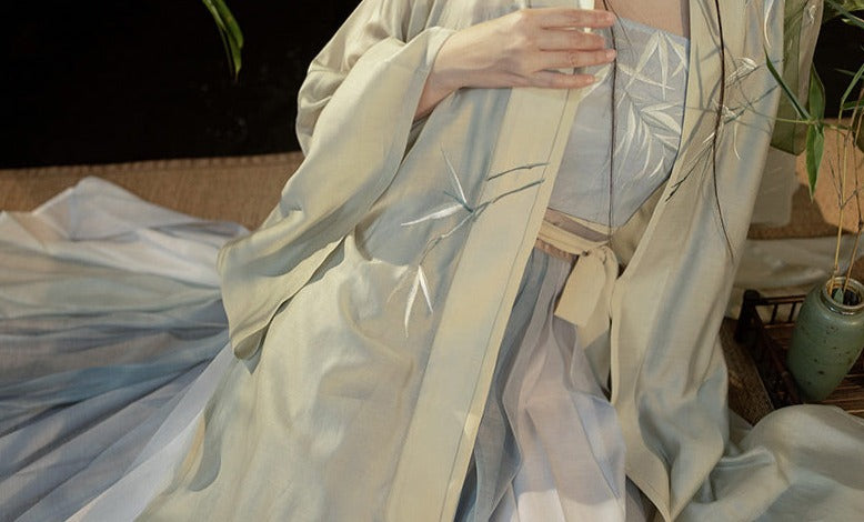 Bamboo | Embroidered Blue Dress (若竹)