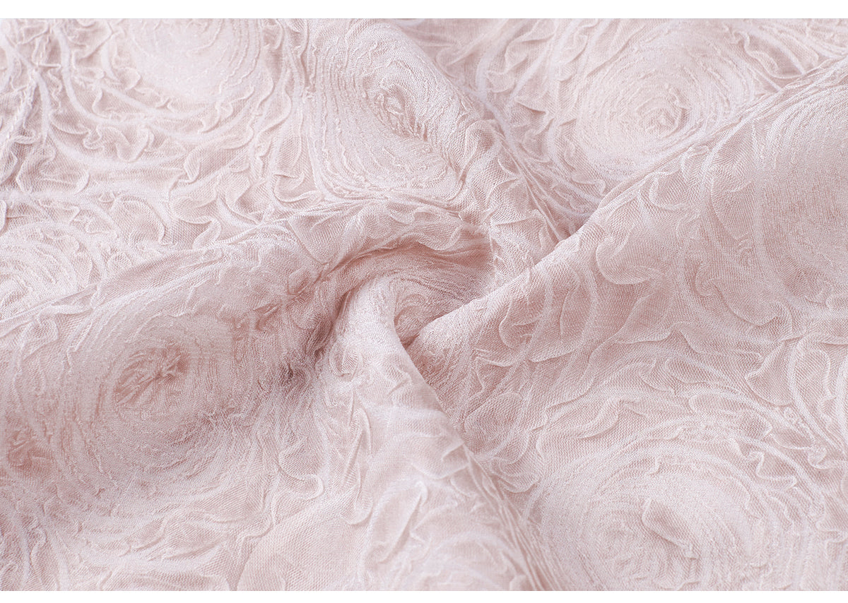 Leisure Night | Modern Black Hanfu (晚桃悠悠)