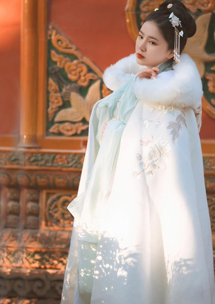 Snowie | White fur Hanfu Cape (雪色)