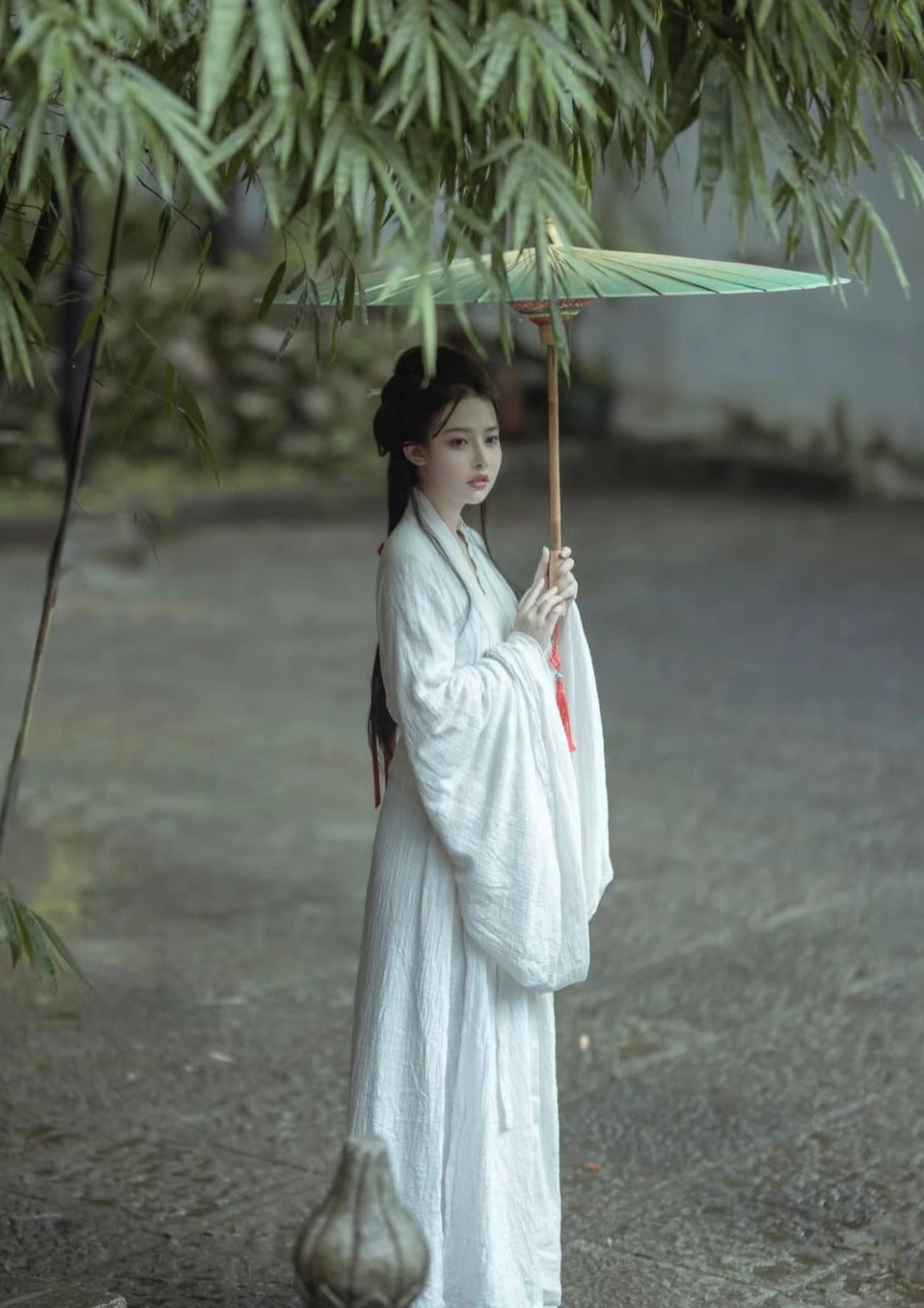 Missing Heart | Han Dynasty Linen Hanfu (戚戚忧思深)