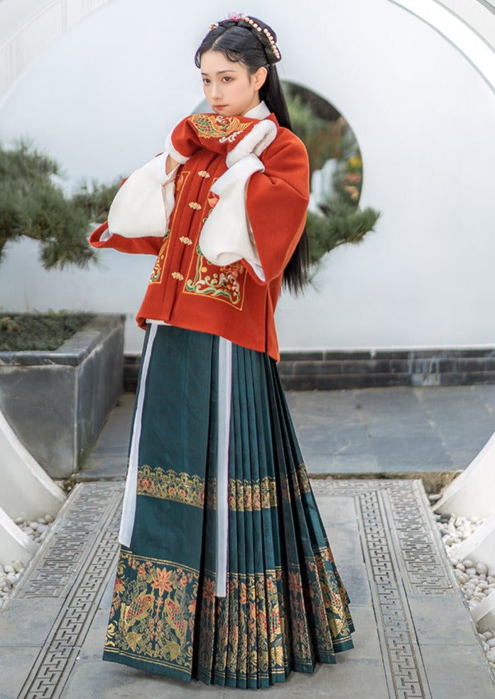 Golden Adoration | Ming Ma Mian Skirt (金妆花)