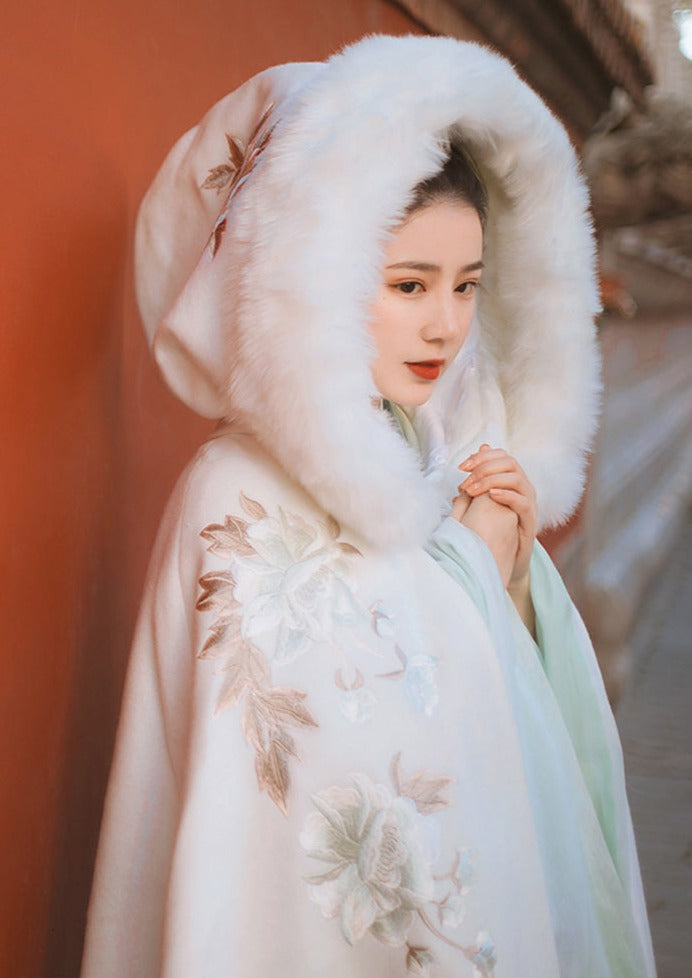 Snowie | Red Fur Hanfu Cape (SnwRed)