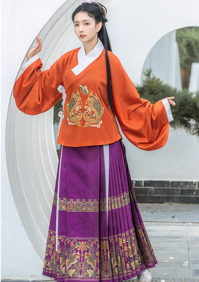 Golden Adoration | Ming Ma Mian Skirt (金妆花)