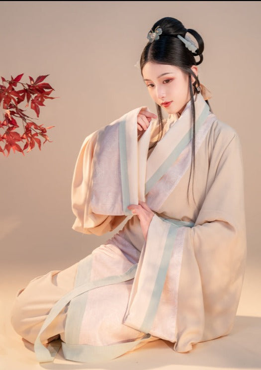 Lady Wei | Han Red Hanfu (卫夫人)