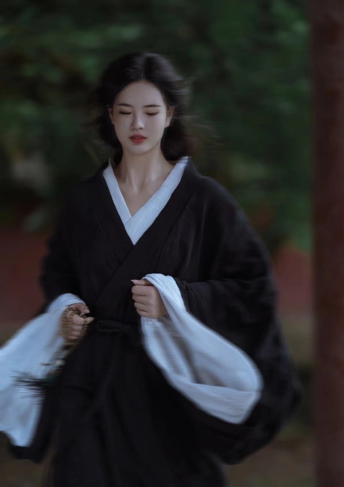 Missing Heart | Han Dynasty Linen Hanfu (戚戚忧思深)