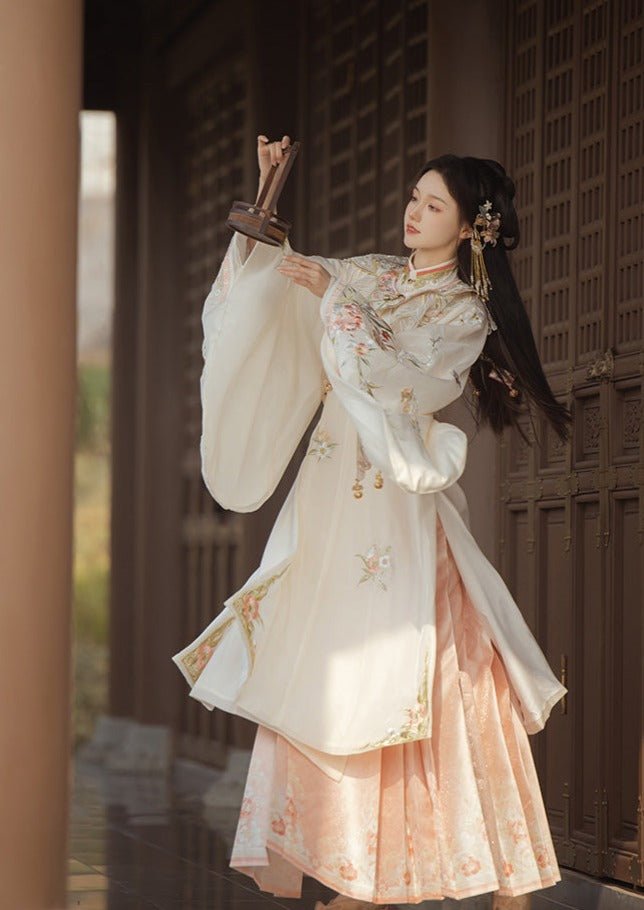 Spring Flowers | 3-Pieces Embroidered Floral Gown (花团酥)