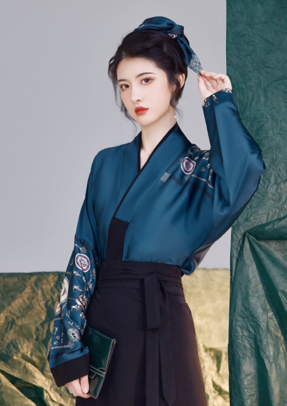 Office Lady  | Modern Blue Hanfu (工作日)