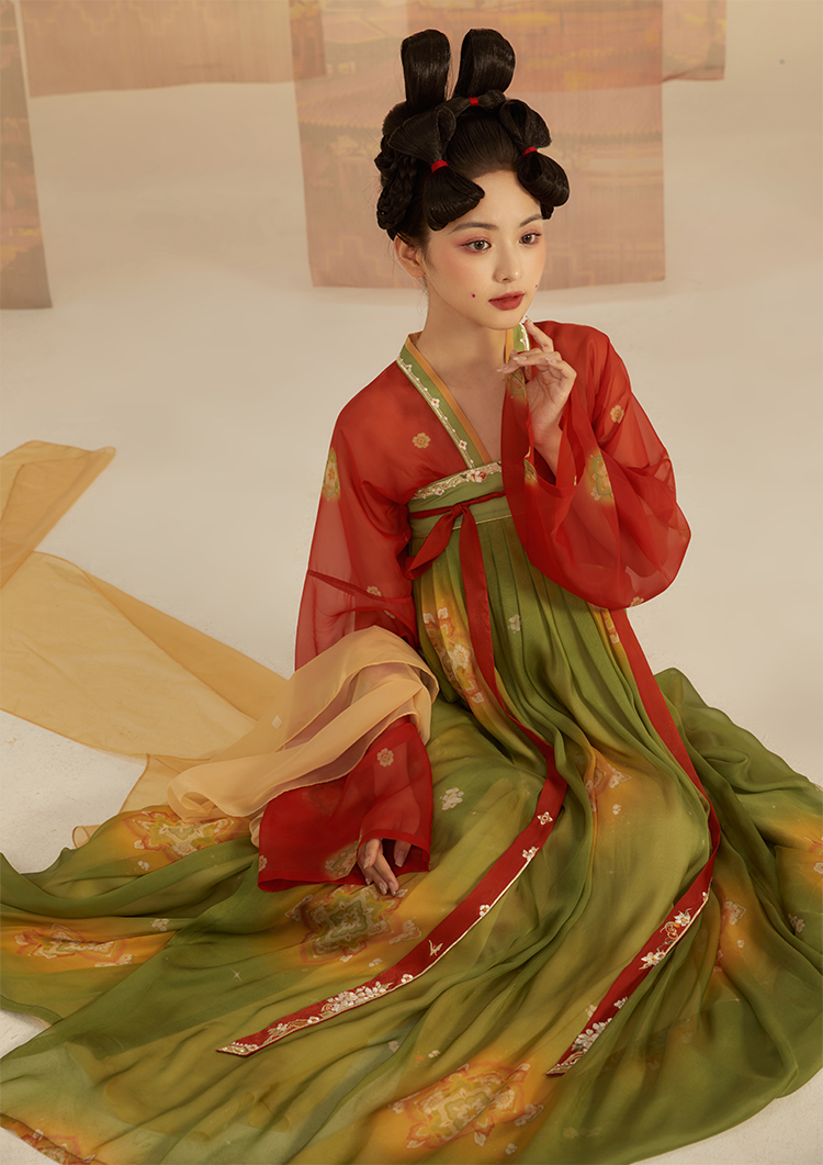 Night Banquet | Silk Embroidered Dress (唐宫夜宴)