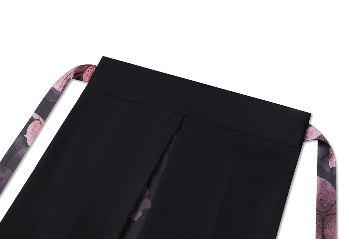 Leisure Night | Modern Black Hanfu (晚桃悠悠)