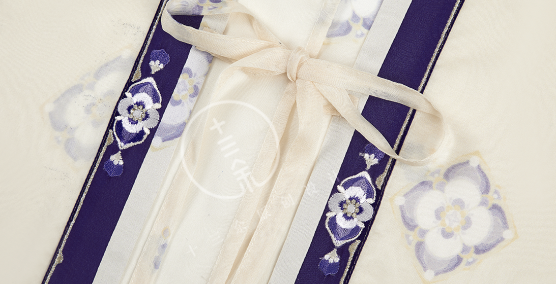 Violet Dream | Silk Embroidered Dress (紫金叹)