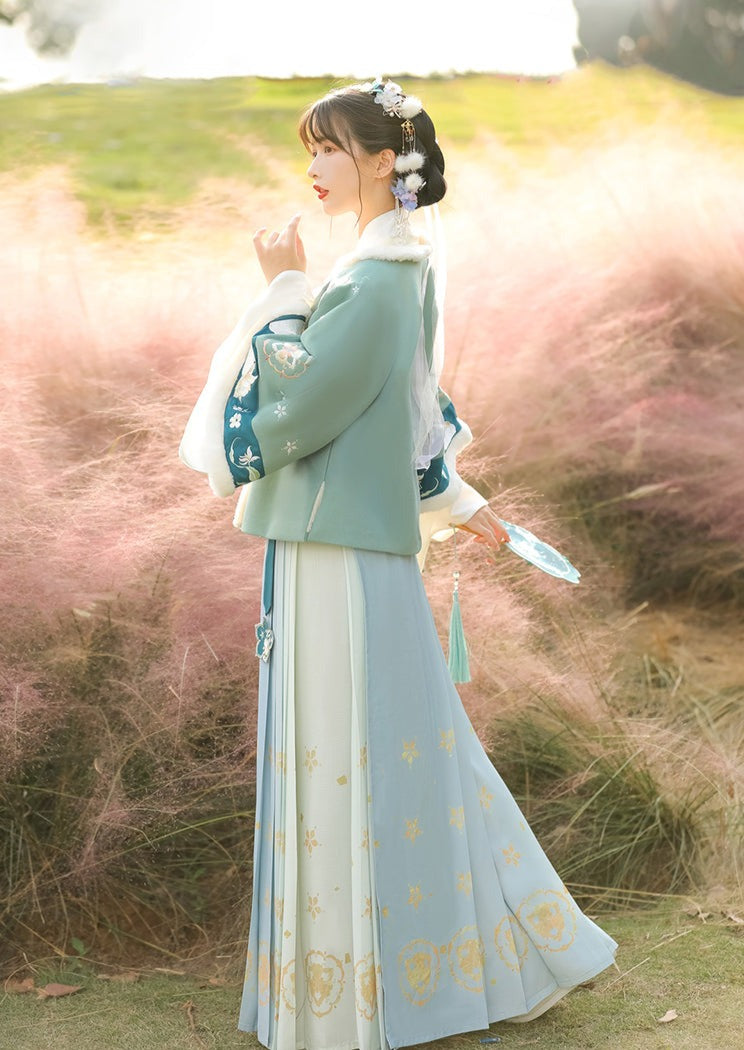 Chilly Year | Ming Winter Hanfu (广寒岁辞)