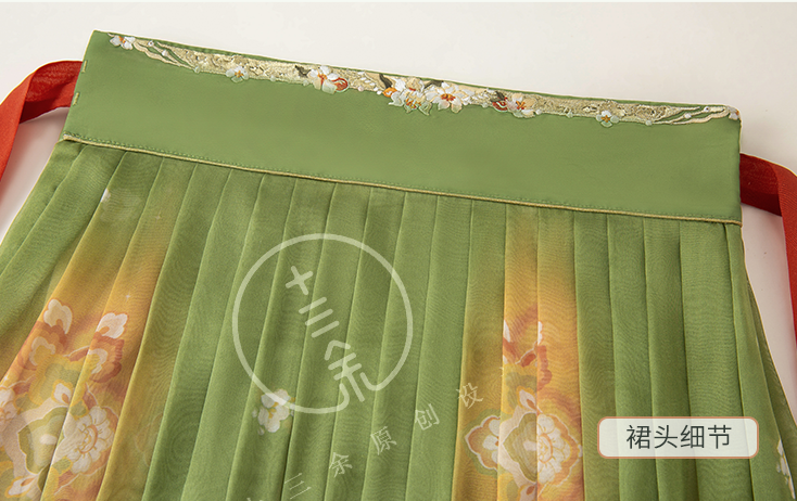 Night Banquet | Silk Embroidered Dress (唐宫夜宴)