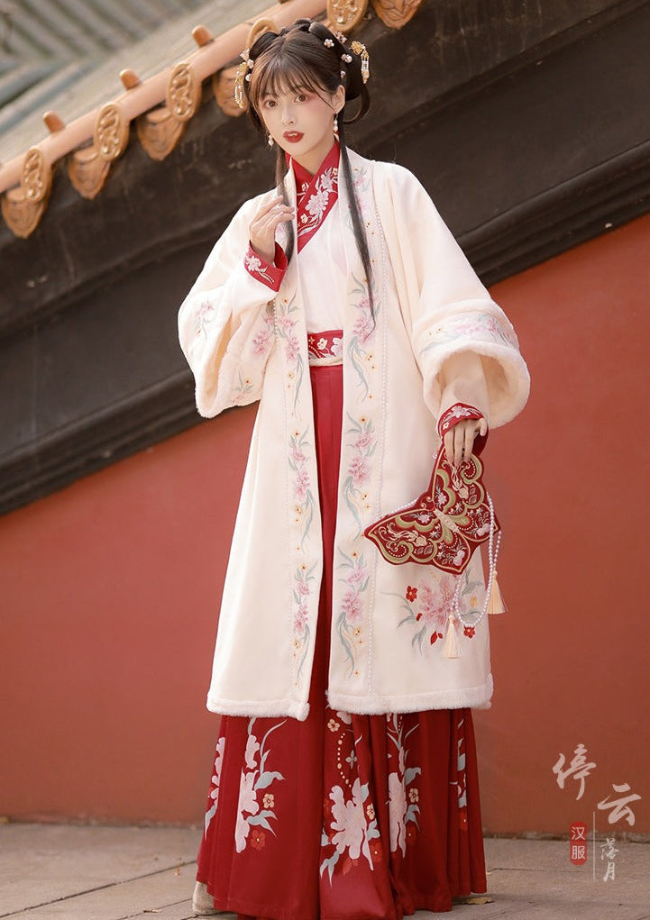 Old Memory | Winter Song Hanfu (苏幕遮)