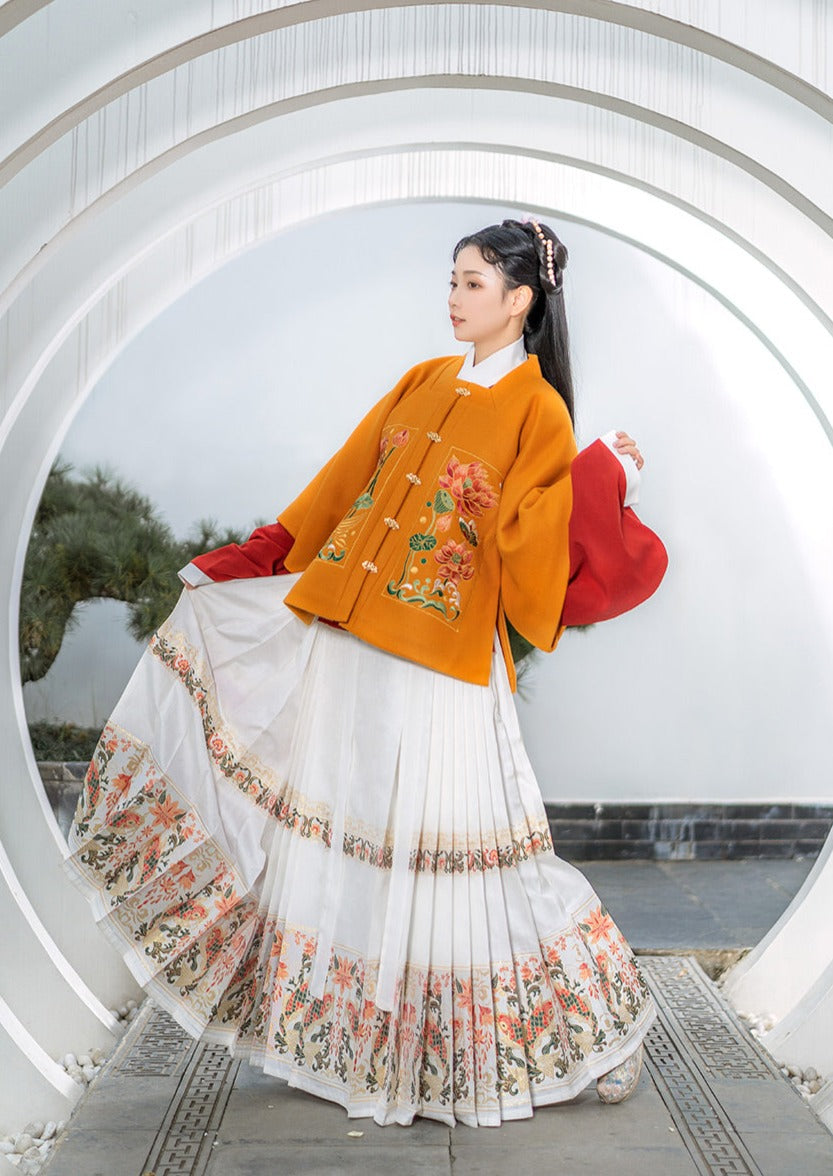Golden Adoration | Ming Ma Mian Skirt (金妆花)