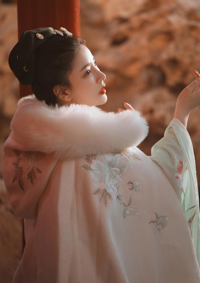 Snowie | White fur Hanfu Cape (雪色)