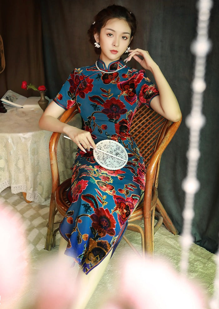 Camellia | Vintage Velvet Qipao (蓝山茶)