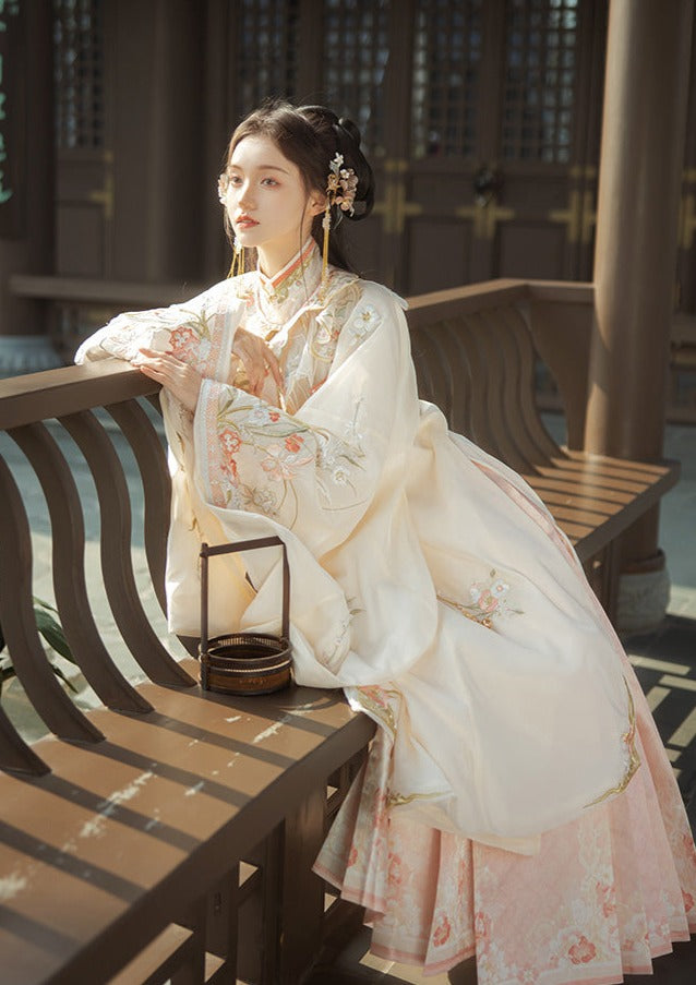 Spring Flowers | 3-Pieces Embroidered Floral Gown (花团酥)
