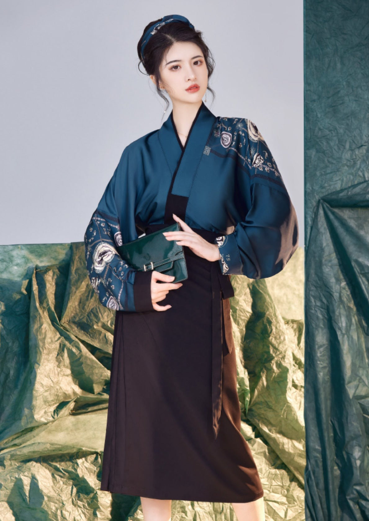 Office Lady  | Modern White Hanfu (工作日)