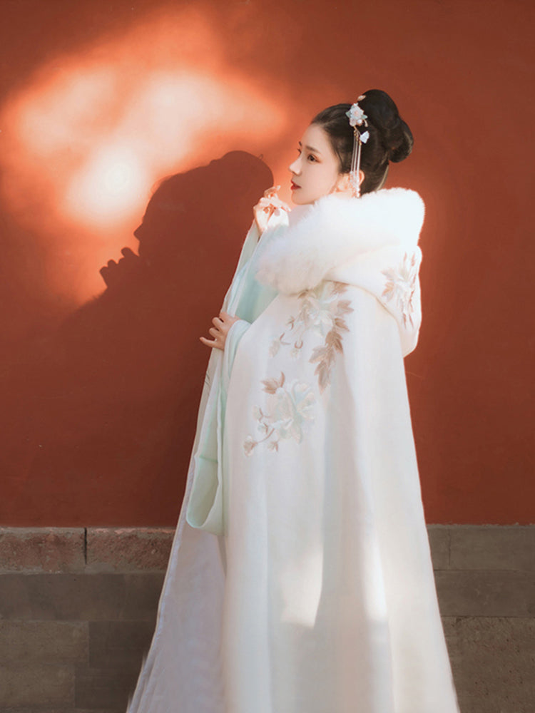 Snowie | Red Fur Hanfu Cape (SnwRed)