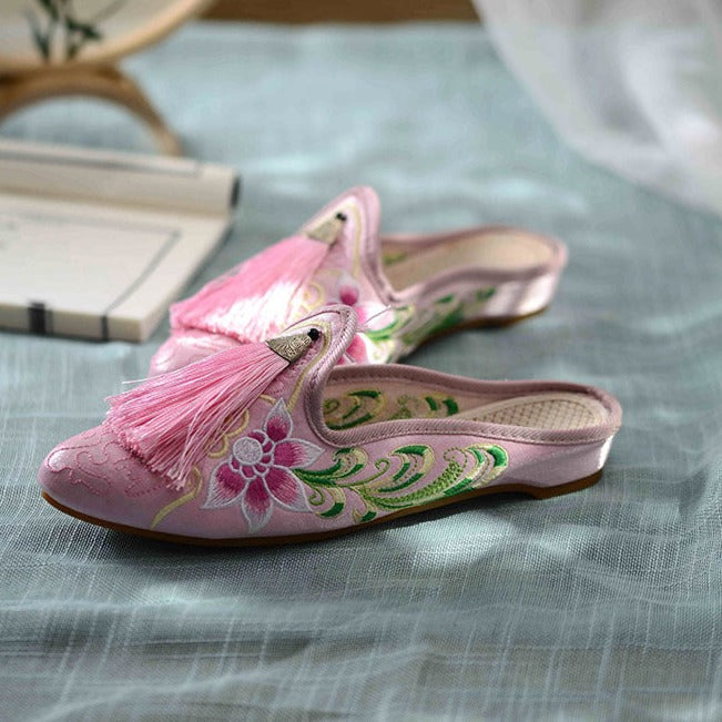 Lotus | Pink/Red Embroidered Mule Shoes(画屏）