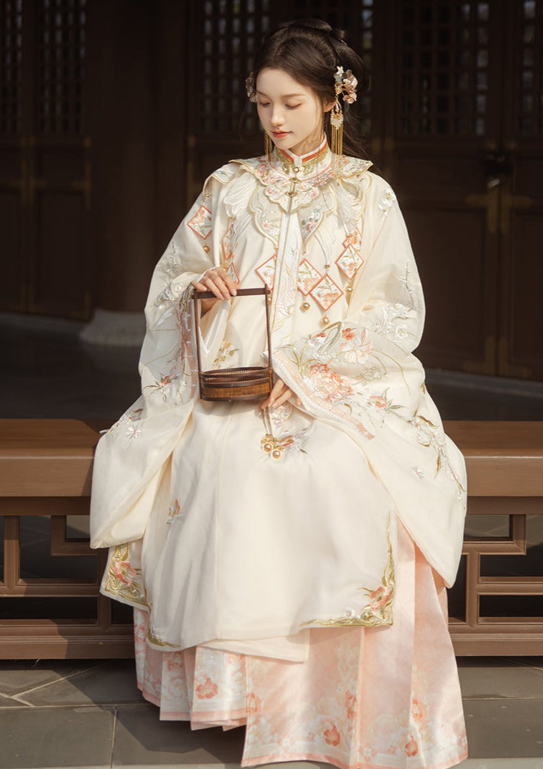 Spring Flowers | 3-Pieces Embroidered Floral Gown (花团酥)