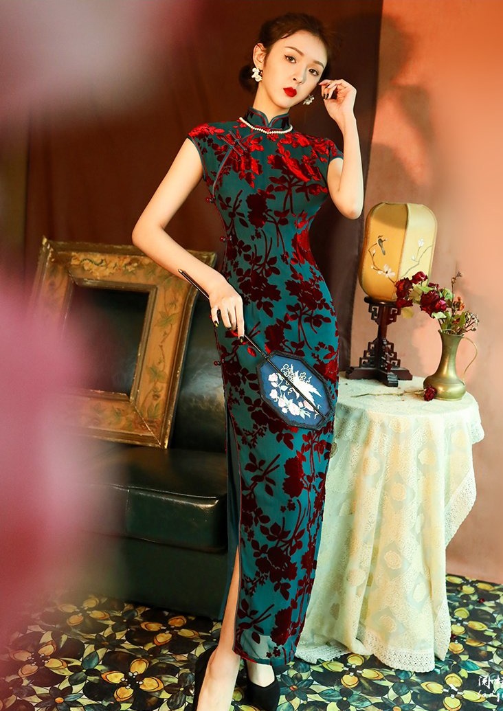 Meiling | Navy Velvet Qipao (夜上海)