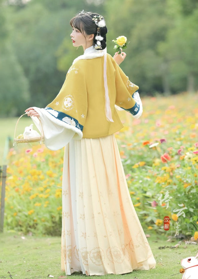 Chilly Year | Ming Winter Hanfu (广寒岁辞)