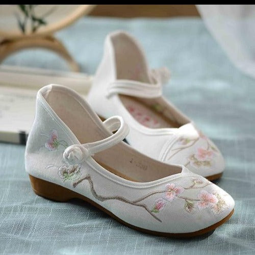 Qing Plum | Blush Embroidered Shoes(云舒）