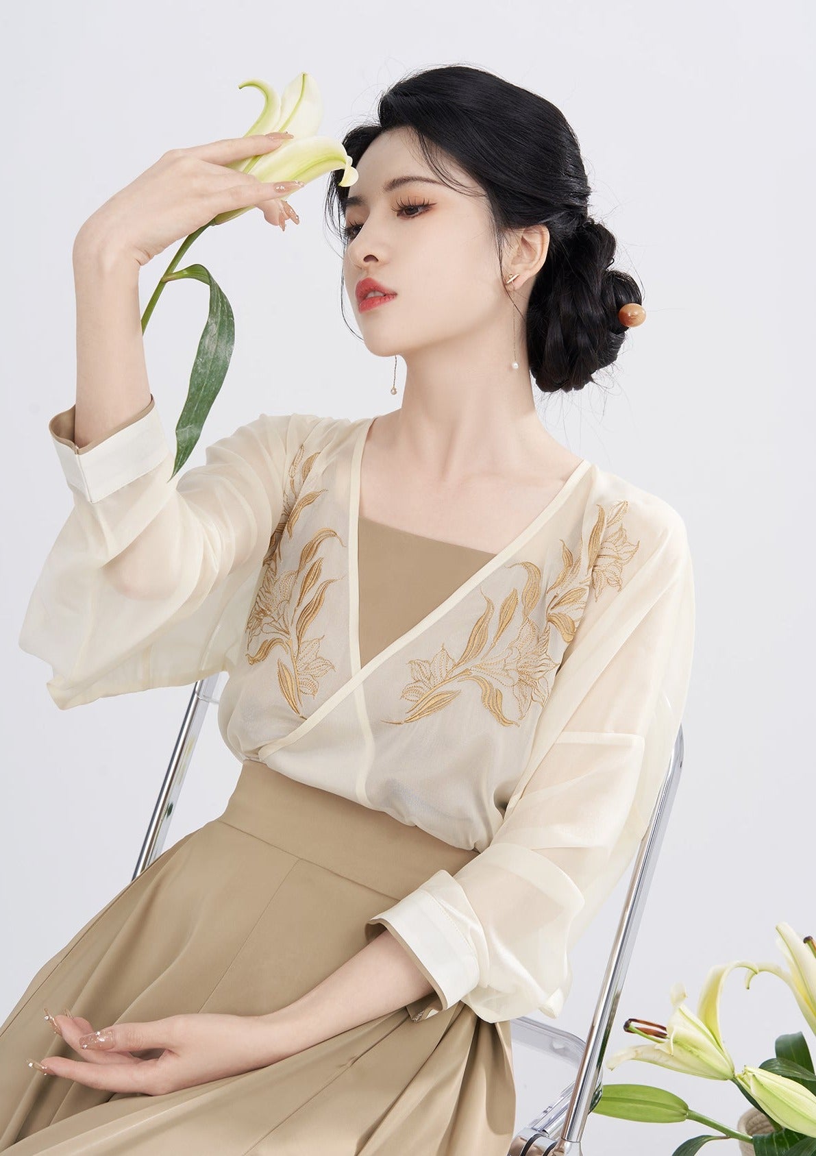 Ink Lily | Modern Beige Hanfu (引染)