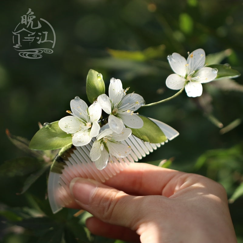 Pear | 1 Pc White Hairpin (唐松草)