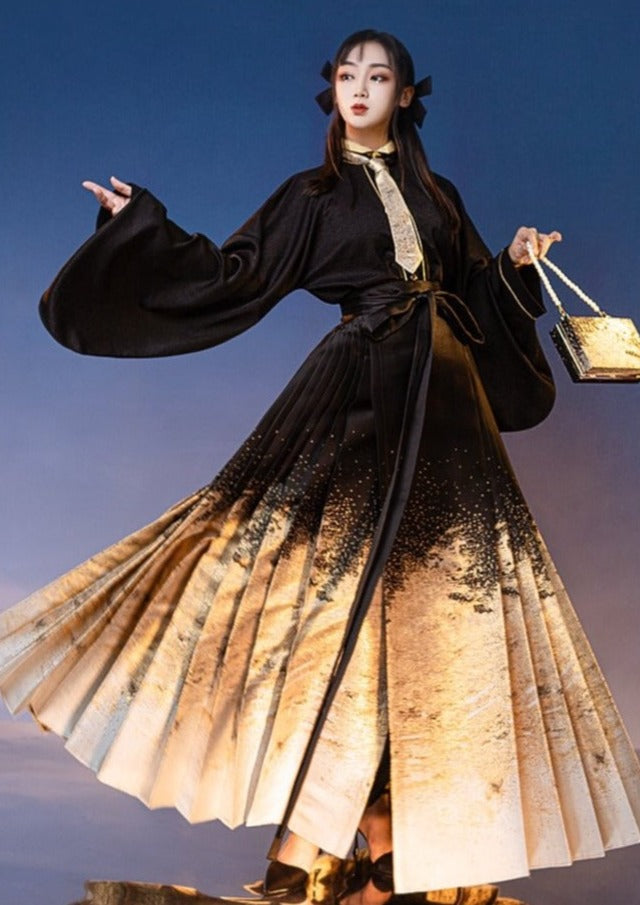 Moon River | Modern Golden Ma Mian Skirt (月生春江)