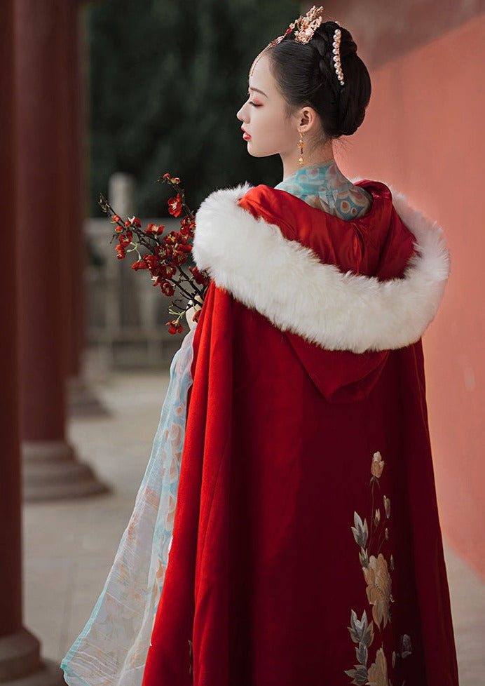Snowie | Red Fur Hanfu Cape (SnwRed)