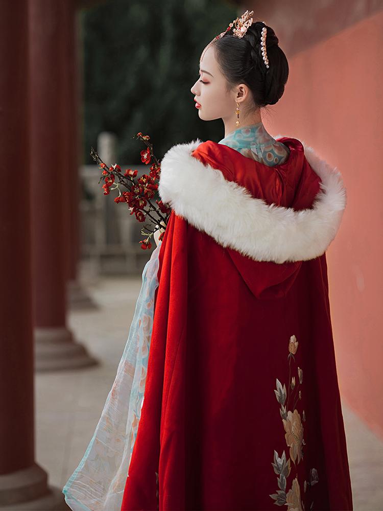 Snowie | White fur Hanfu Cape (雪色)