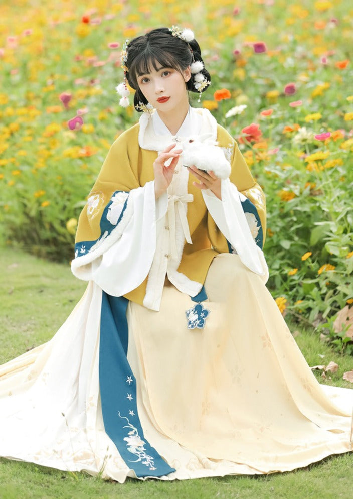 Chilly Year | Ming Winter Hanfu (广寒岁辞)