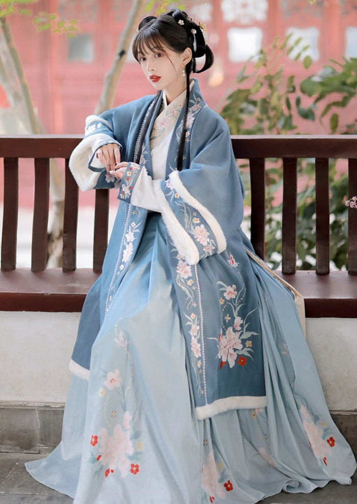 Old Memory | Winter Song Hanfu (苏幕遮)