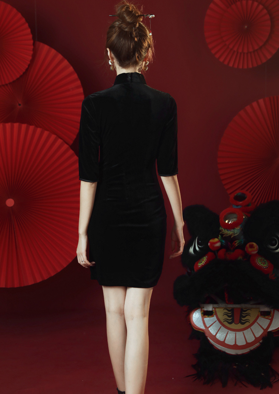 Red / Black Velvet Crane Qipao (Crane)