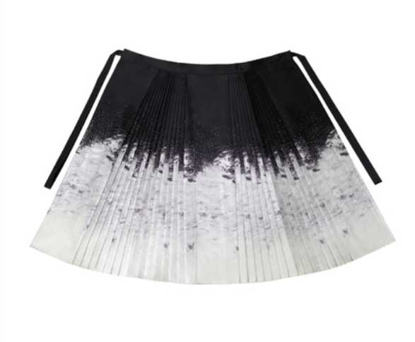 Moon River | Modern Golden Ma Mian Skirt (月生春江)