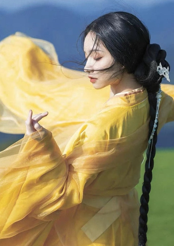 Flying Cloud | Yellow / Green Hanfu (兮云飞扬)
